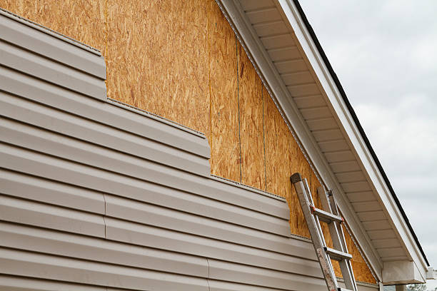 24/7 Emergency Storm Damage Siding Repair experts in Northfield, IL